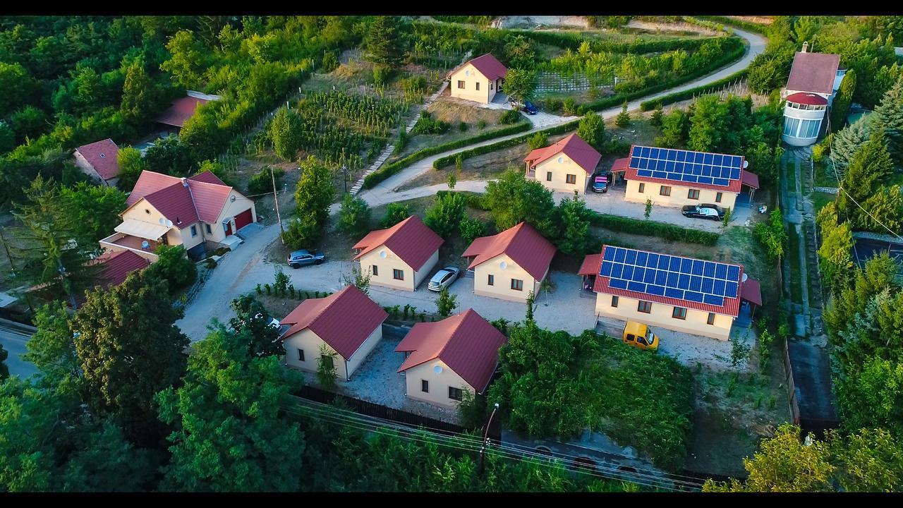 Tulipan Apartman Eger Ngoại thất bức ảnh